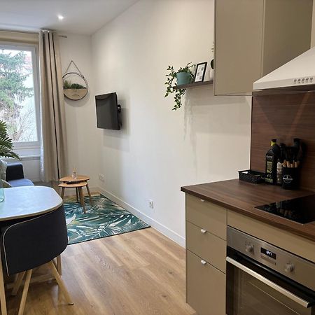 Elegant T2 A Bron, Tramway A 2Min, Box Parking, 4Personnes公寓 外观 照片