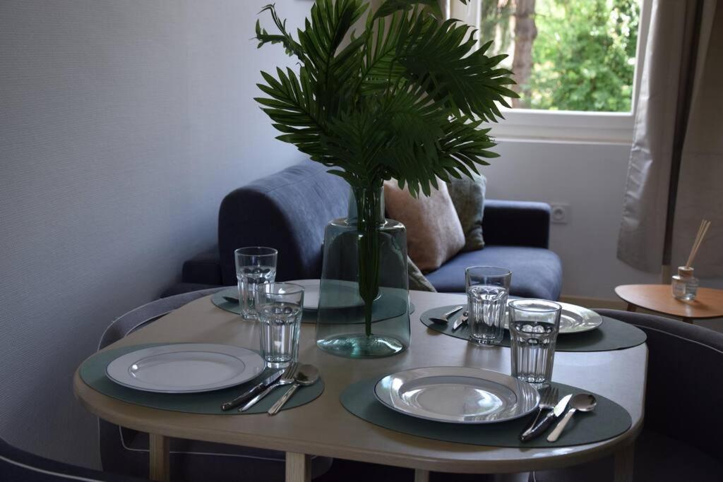 Elegant T2 A Bron, Tramway A 2Min, Box Parking, 4Personnes公寓 外观 照片