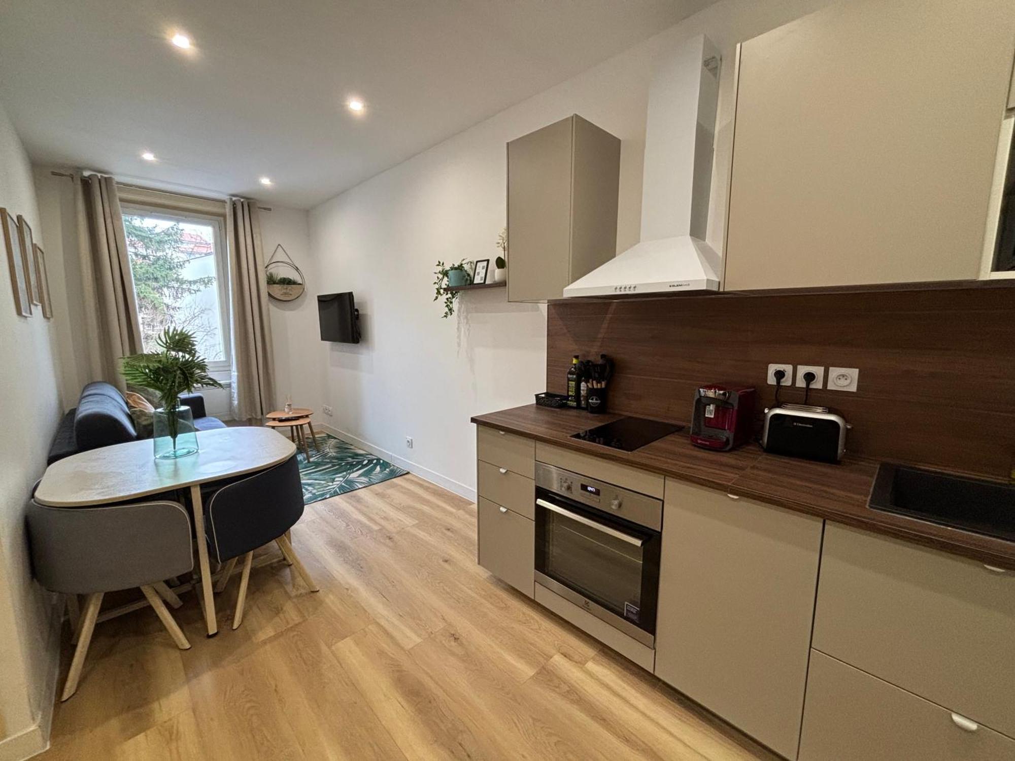 Elegant T2 A Bron, Tramway A 2Min, Box Parking, 4Personnes公寓 外观 照片